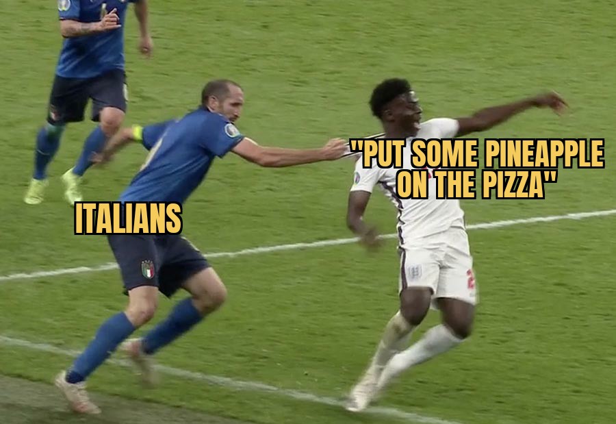 Chiellini Pulling Saka